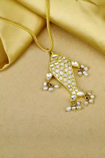 Sangeeta Boochra X Payal Singhal  Amaira Silver Pendant with Silver Chain