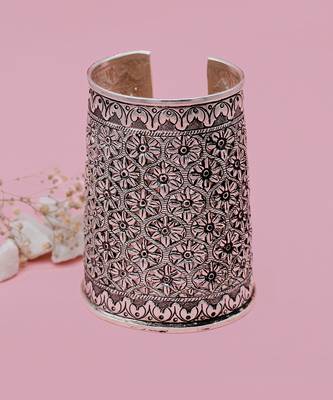 Silver  Giti Floral Cuff Bracelet 1