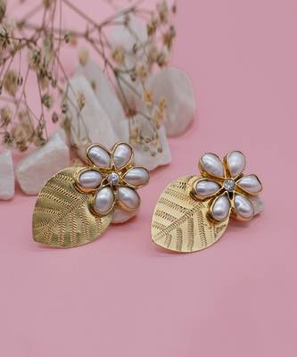 Golden  Nargis Floral Earrings 1