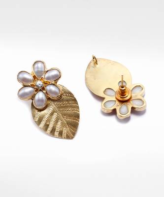 Golden  Nargis Floral Earrings 2
