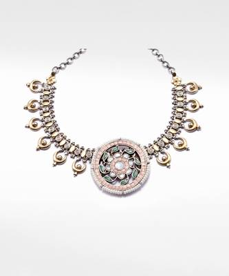 Golden  Afsarara Kundan Necklace 3
