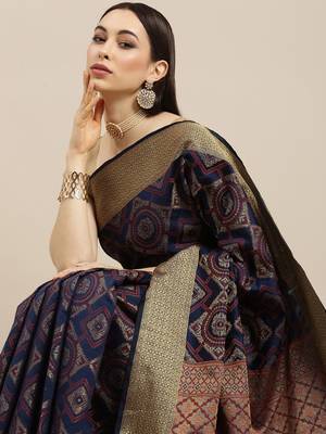 Navy blue plain silk saree with blouse 3