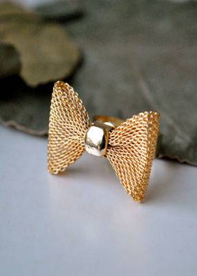 Pretty Little Bow Ring 3