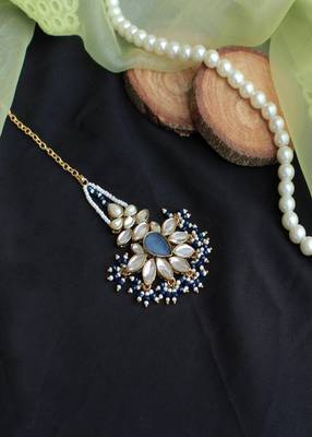 Floral Grace Kundan Mangtika 2