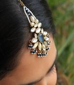 Floral Grace Kundan Mangtika