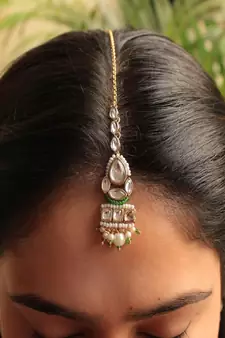 Divine Kundan Mangtika