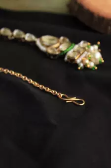 Divine Kundan Mangtika