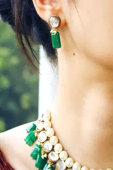 Semi precious Green stone and kundan necklace Set