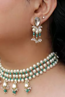 Dainty pearl with green beads earrings