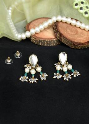 Dainty pearl with green beads earrings 1