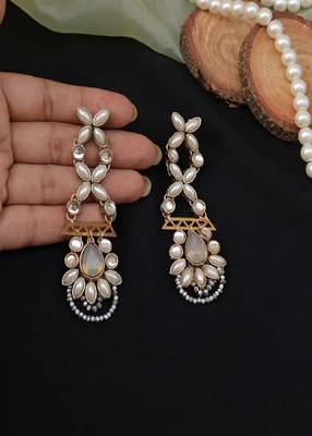 Kundan Studded Dangler Earrings 3