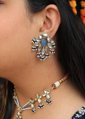 Floral Grace Kundan Stud Earrings 1