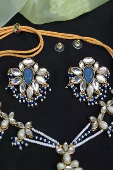 Floral Grace Kundan Stud Earrings