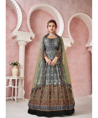Everywhere Designer Black Dola silk Gown With Dupatta 4
