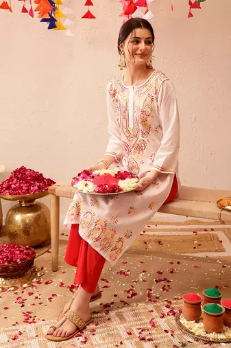 Hand Embroidered White Cotton Lucknow Chikankari Kurta