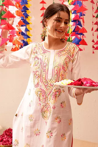 Hand Embroidered White Cotton Lucknow Chikankari Kurta