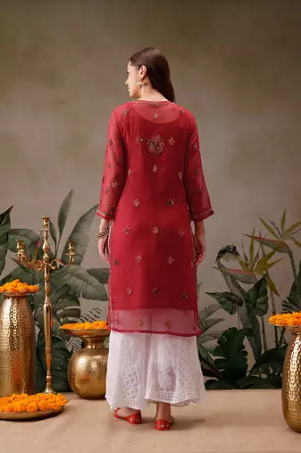 Hand Embroidered Red Georgette Lucknowi Chikan Women Kurta With Slip