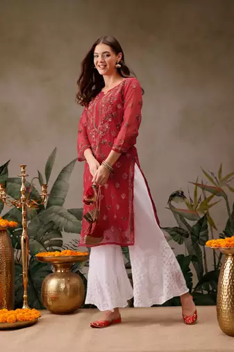 Hand Embroidered Red Georgette Lucknowi Chikan Women Kurta With Slip