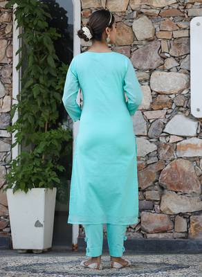 Green embroidered cotton long-kurtis 2