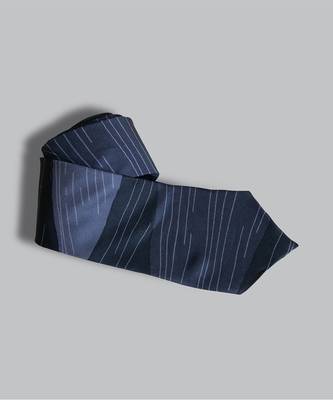 'Enchanted Garden' Silk Tie 2