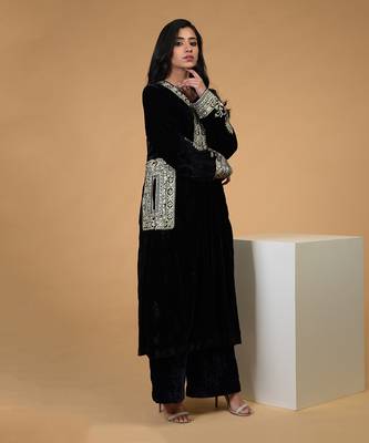 Soft Black Kashmiri Tilla Embroidered Choga Kurta Set 7