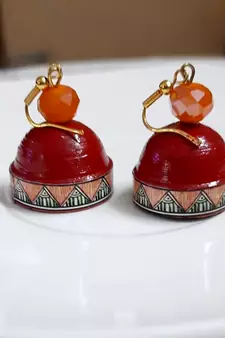 Red agate jhumkas