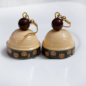 Beige agate jhumkas 2