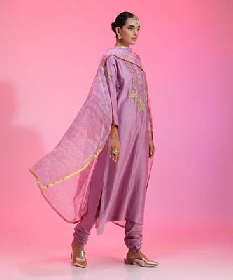 Zardozi Neck Mauve Kalidar Set 1