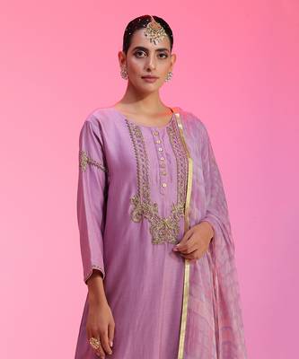 Zardozi Neck Mauve Kalidar Set 3