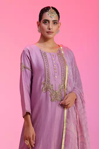 Zardozi Neck Mauve Kalidar Set