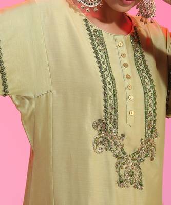 Zardozi Neck Green Kalidar Set 4