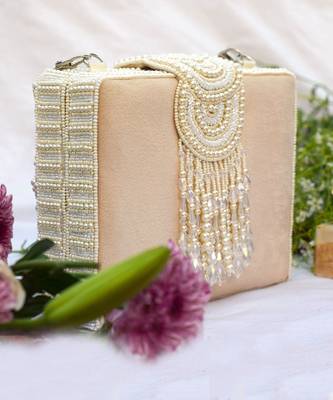 Erisha Clutch Cream 3