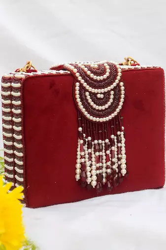 Erisha Clutch Red White