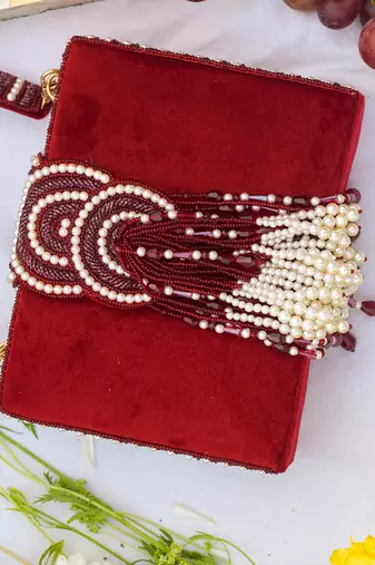 Erisha Clutch Red White