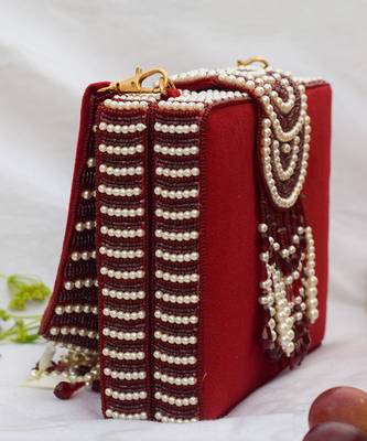 Erisha Clutch Red White 5