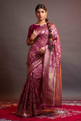 magenta woven silk blend blend saree with blouse 1