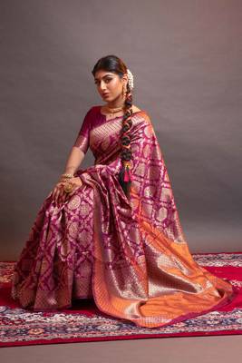 magenta woven silk blend blend saree with blouse 2