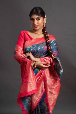 blue woven silk blend blend saree with blouse 3