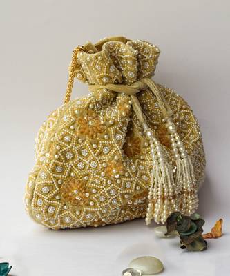 Raisa Potli Gold 3