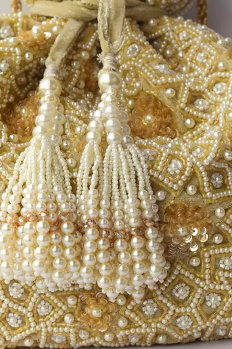 Raisa Potli Gold