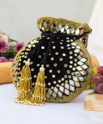 Satara Potli Black -Gold 1