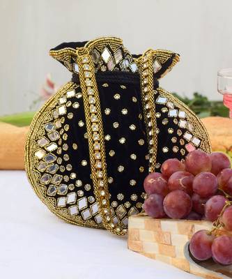 Satara Potli Black -Gold 2