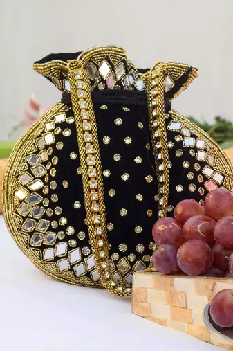 Satara Potli Black -Gold