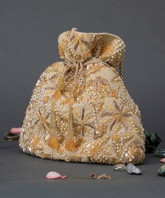 Samreen Potli Gold 1