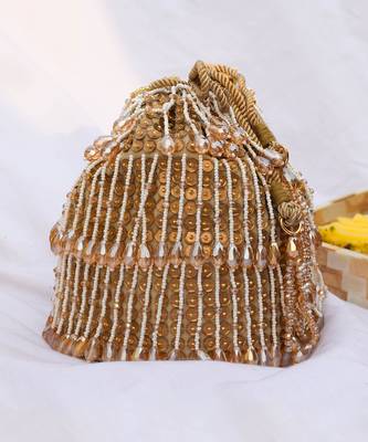 Shayna Bucket Bag Gold 3