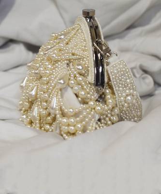 Tamasvini Clutch 2