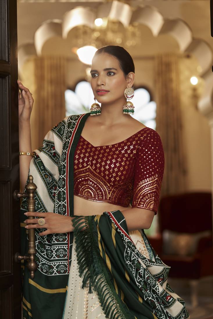 PEARL WHITE THREAD AND SEQUINS EMBROIDERED GEORGETTE FESTIVE & PARTY WEAR SEMI STITCHED LEHENGA