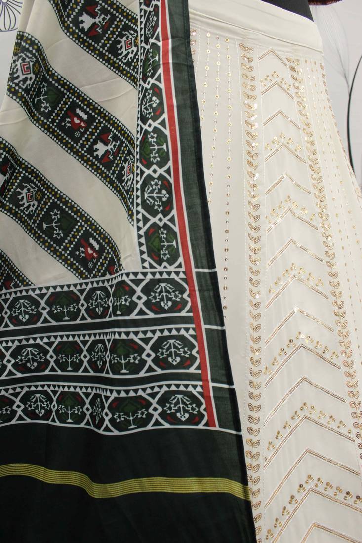 PEARL WHITE THREAD AND SEQUINS EMBROIDERED GEORGETTE FESTIVE & PARTY WEAR SEMI STITCHED LEHENGA