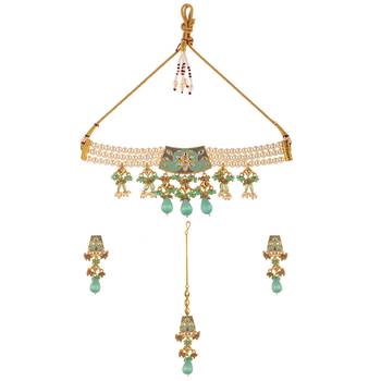 Kundan and Green Meenakari Choker Necklace Set with Pearl String and Maang Tika 2