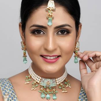 Kundan and Green Meenakari Choker Necklace Set with Pearl String and Maang Tika 1